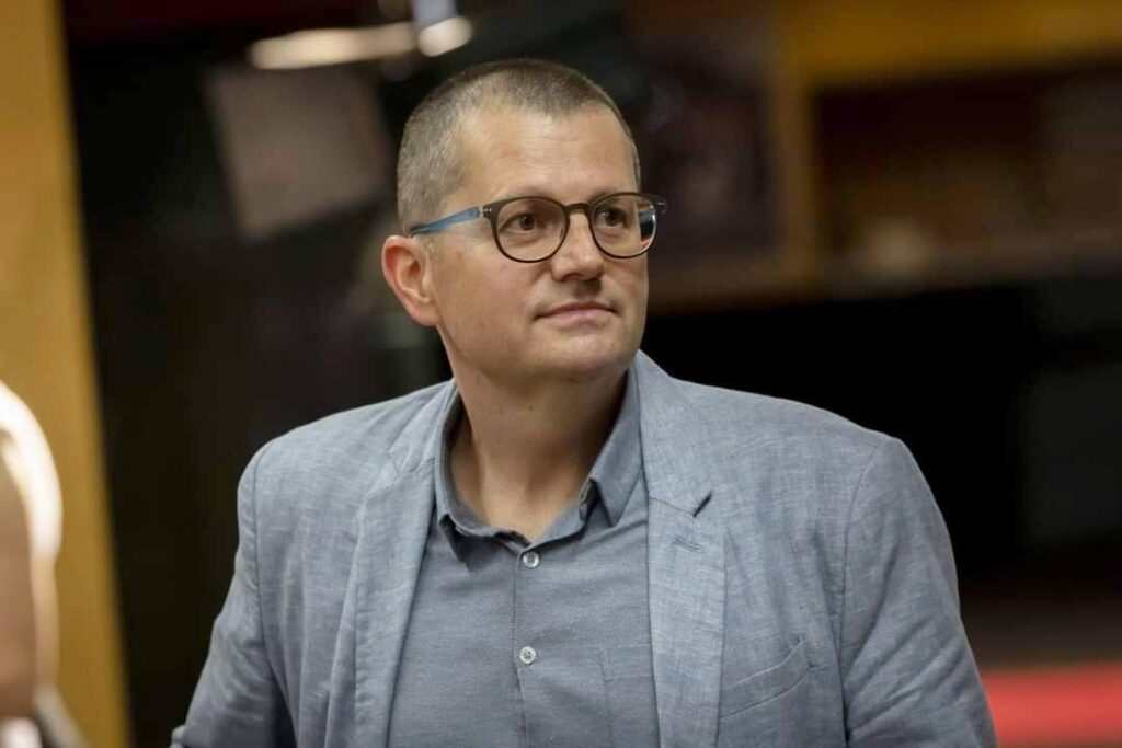 ОД КОПРОДУКЦИЈЕ СТЕРИЈИНОГ ПОЗОРЈА СА НП "ТОША ЈОВАНОВИЋ" ОЧЕКУЈЕМ ЖАНРОВСКО-СТИЛСКИ ИСКОРАК У ОДНОСУ НА ДОМИНАНТНЕ РЕПЕРТОАРСКЕ ТОКОВЕ 1 miroslav miki radonjic