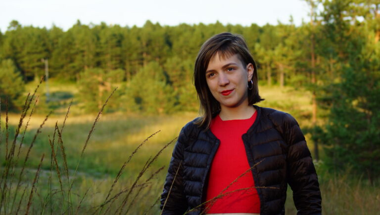“ПРАДЕВОЈЧИЦА” - ПРИЧА О ХРАБРОЈ И ТАЛЕНТОВАНОЈ ГАВИ И ЊЕНОЈ БОРБИ ЗА МЕСТО У ЗАЈЕДНИЦИ 1 mina petric