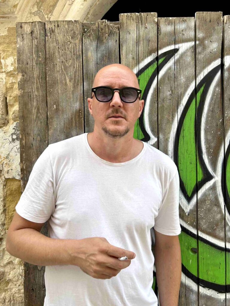МИЛАН НЕШКОВИЋ: „ЉУБИНКО И ДЕСАНКА” СА ДРУГАЧИЈИМ КРАЈЕМ 5 Milan Nešković